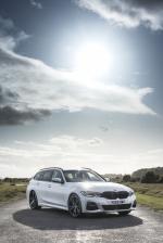 BMW 330i Touring M Sport 2019 года (UK)